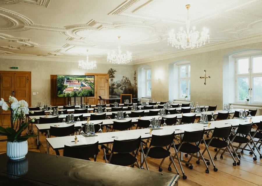 Seminarraum für 34-120 Personen