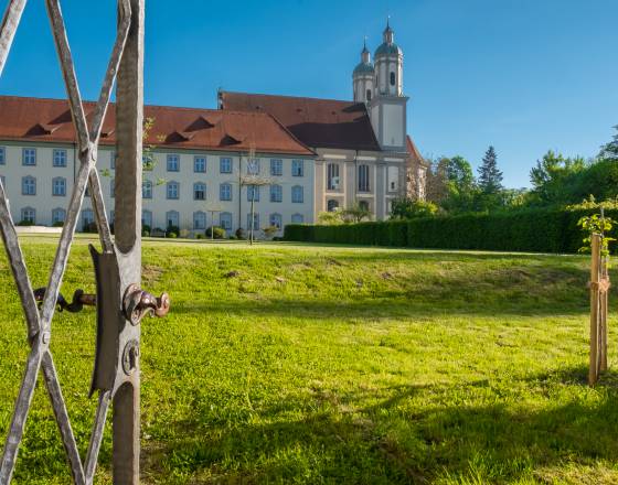 Kloster Holzen im Sommer