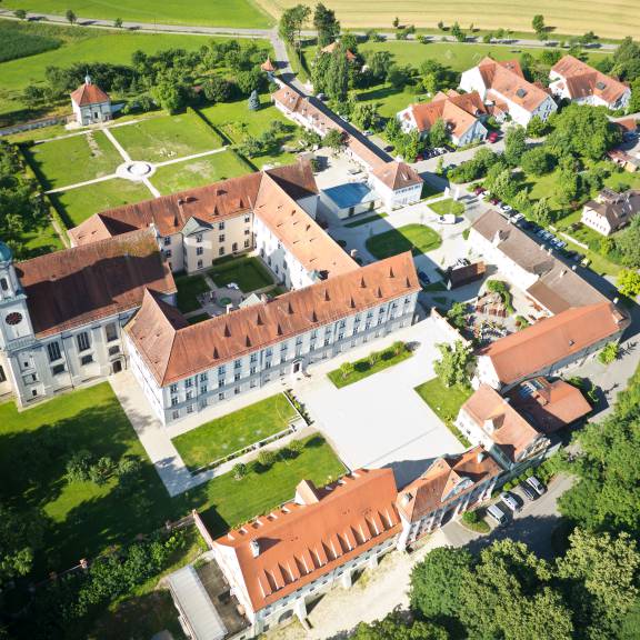 Das Kloster Holzen Vogelperspektive