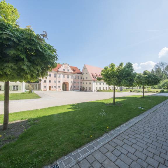 Außenansicht des Hotel Kloster Holzen