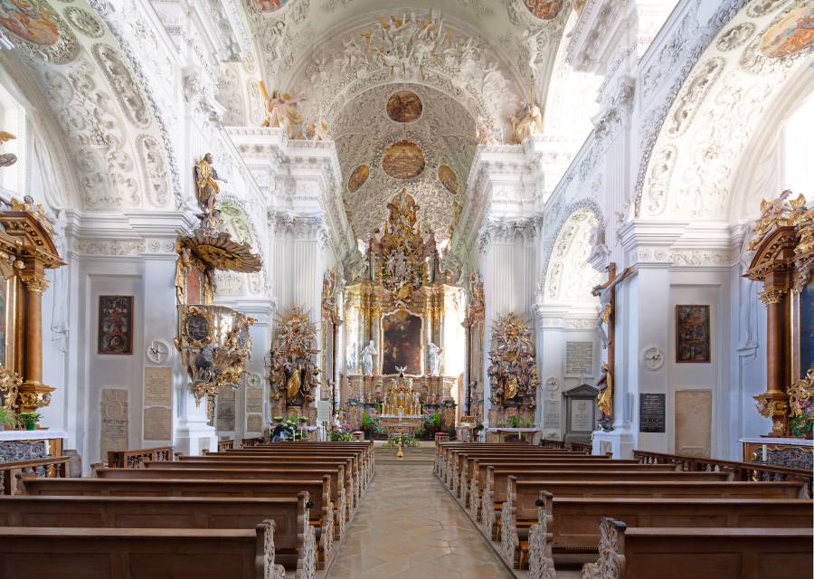 innenansicht Kloster Holzen